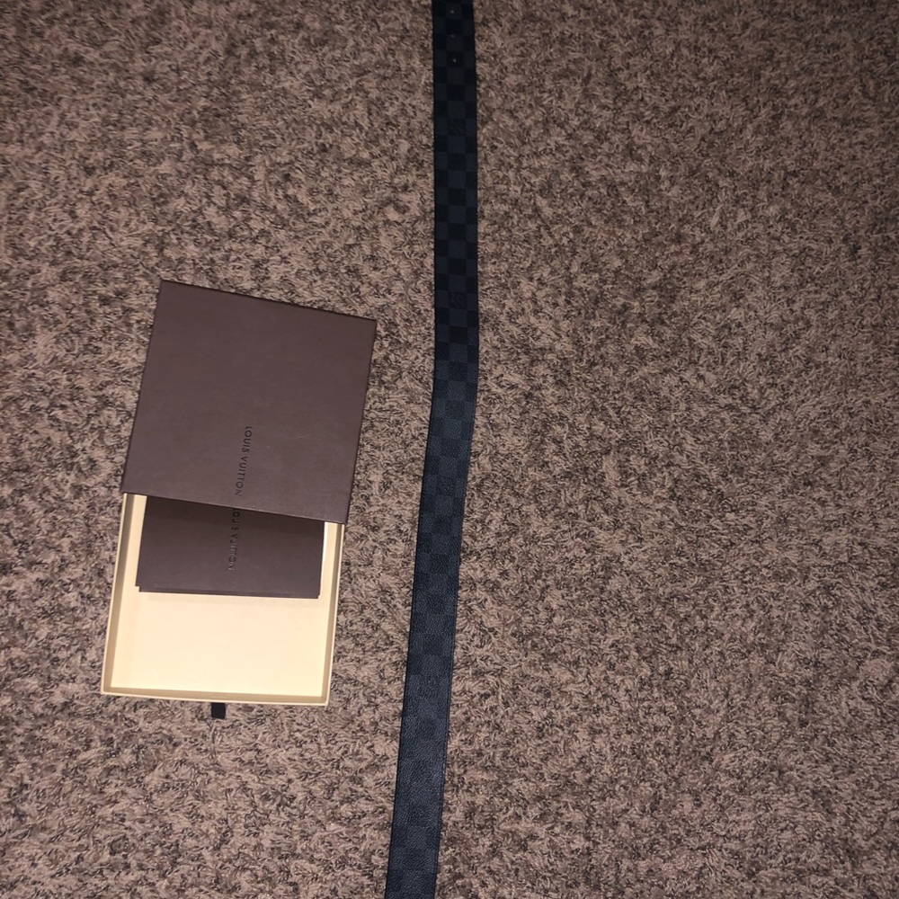 Men’s Louis Vuitton belt - Picture 3 of 4